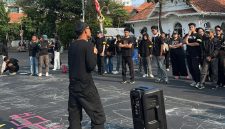 Dokumentasi Aksi simbolik BEM SI Kerakyatan Jawa Timur (For: DetakIndo.com)
