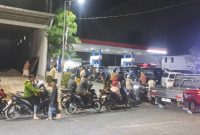 Dokumentasi Antrian Panjang di SPBU Ganding (For:DetakIndo.com)