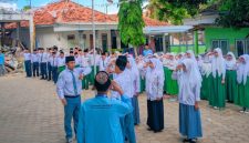 Kegiatan upacara bendera di Yayasan Nurul Hajar, Desa Banraas, Kecamatan Dungkek, Kabupaten Sumenep ( DetakIndo.com).