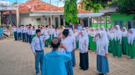Kegiatan upacara bendera di Yayasan Nurul Hajar, Desa Banraas, Kecamatan Dungkek, Kabupaten Sumenep ( DetakIndo.com).