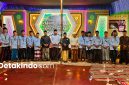 Dokumentasi kirab obor dalam rangka memperingati Maulid Nabi Muhammad SAW sekaligus penutupan KKN Universitas Annuqayah Posko 48 di Desa Banraas, Pulau Giliyang, Sumenep (Detakindo.com).