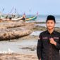 Presiden Mahasiswa Ma’had Aly Alkarimiyyah dan Anggota Aliansi BEM Sumenep (BEMSU), Ahmad Romdan Ketika Survei di lokasi (Detakindo.com).