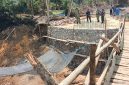 Dokumentasi Pembangunan Jembatan Belimbing (DeatakIndo.com).