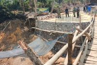 Dokumentasi Pembangunan Jembatan Belimbing (DeatakIndo.com).